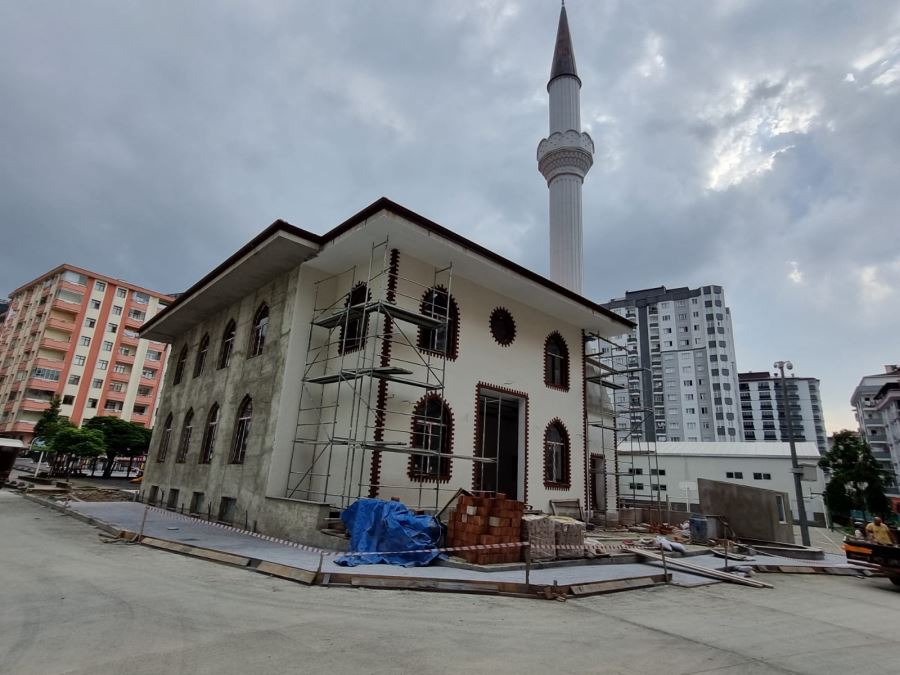 BERAT CAMİİ PERŞEMBE GÜNÜ AÇILIYOR