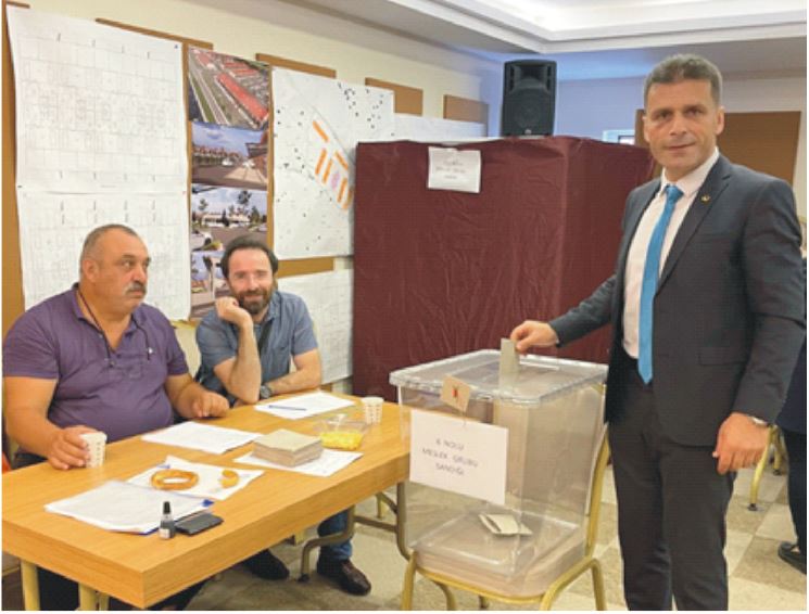 Çayeli Ticaret ve Sanayi Odası Başkanı Mehmet Ali Mert, yeniden başkanlığa seçildi