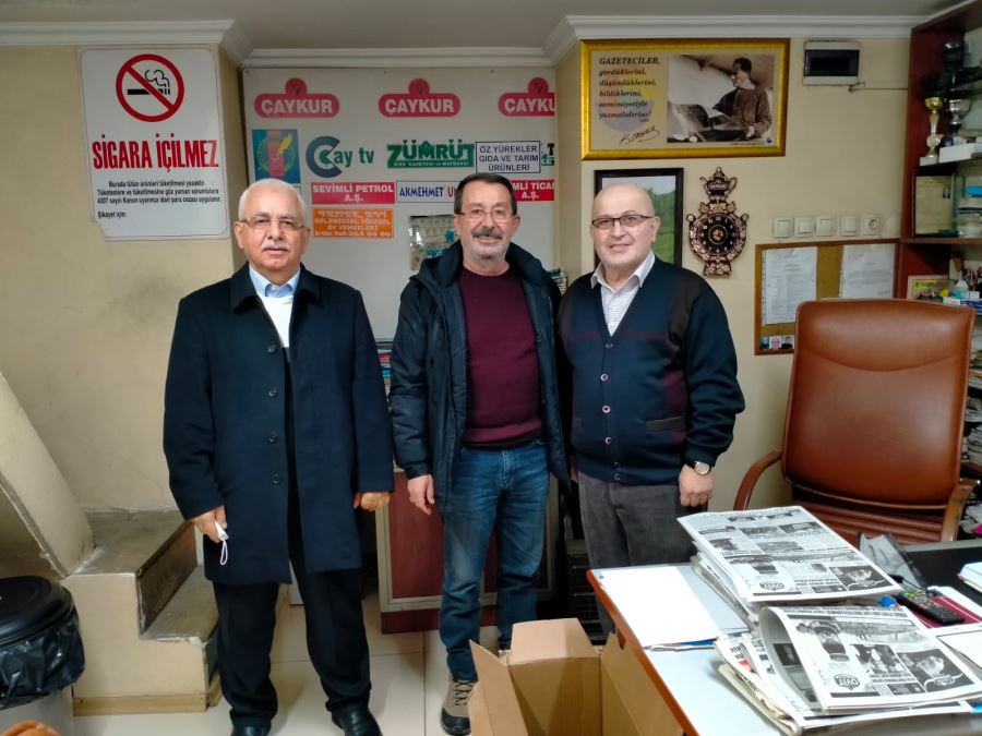 TİYATROCU TUNCAY KAYNAK ZÜMRÜT GAZETESİNİ ZİYARET ETTİ