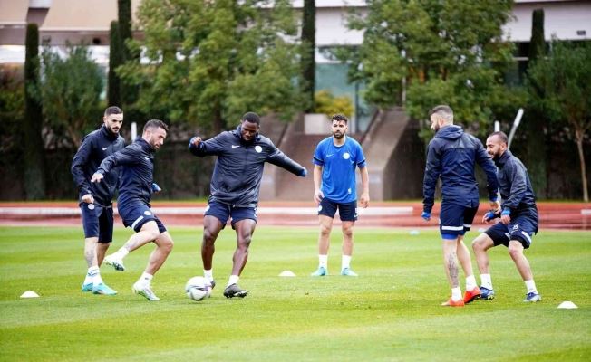 Çaykur Rizespor Milli Arada Antalya’da Kampa Girdi