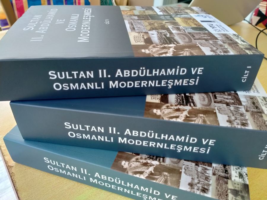 ll. ABDÜLHAMİD HAKKINDA YAZILI ANIT KİTAP