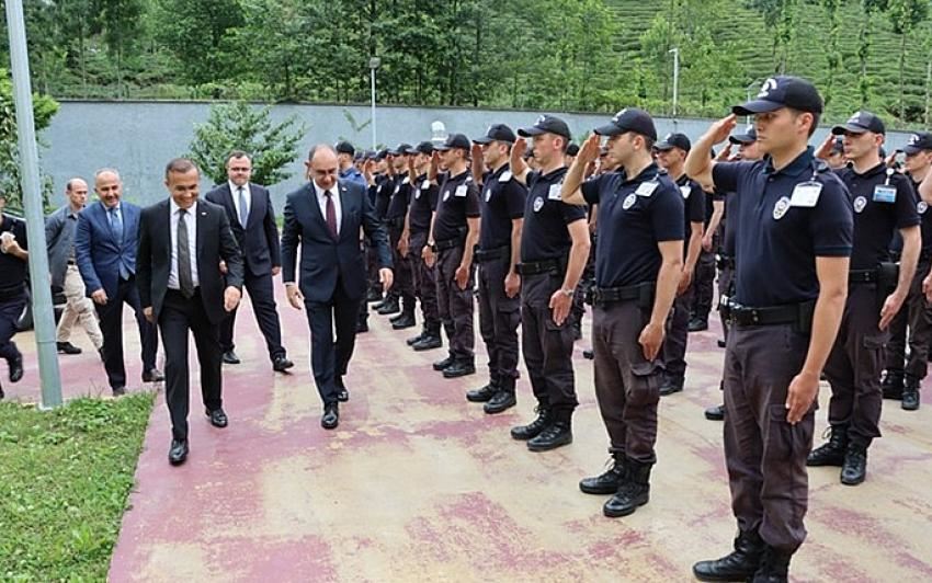 Vali Çeber Polis Okulunu Ziyaret Etti