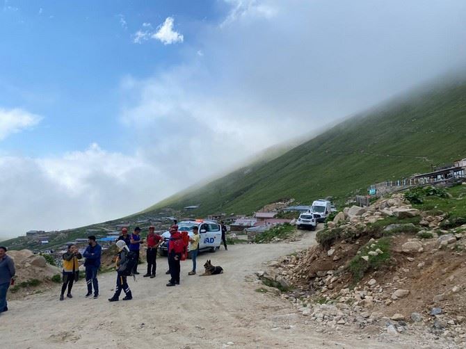 Başına Taş Düşerek Yaralanan Dağcı Kurtarıldı