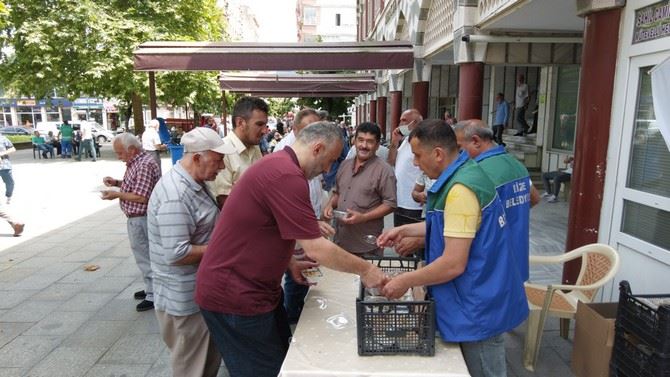 2500 Kişiye Aşure İkram Edildi