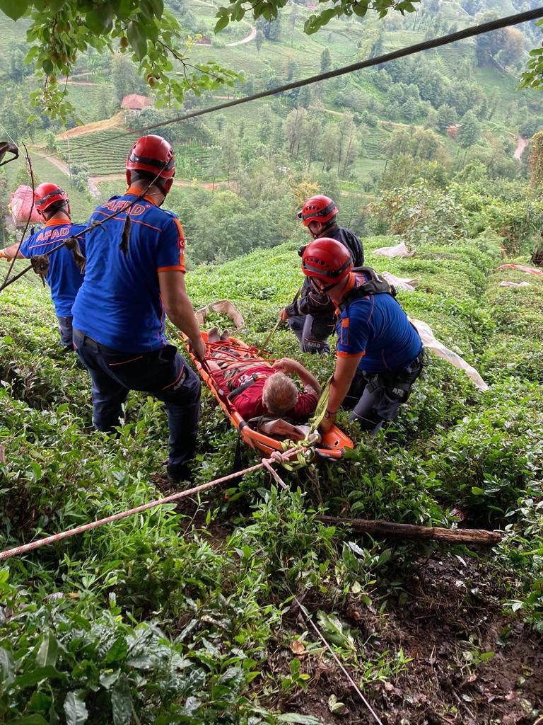 Teleferik çarpan vatandaşa 112 ve AFAD müdahale etti