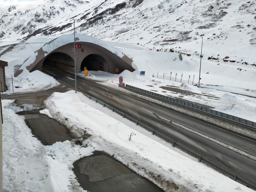 TÜRKİYENİN EN UZUN TÜNELİNDE ZEMİN OYNAYINCA TEK TÜP 1 KASIM 2022 DE ULAŞIMA KAPATILDI