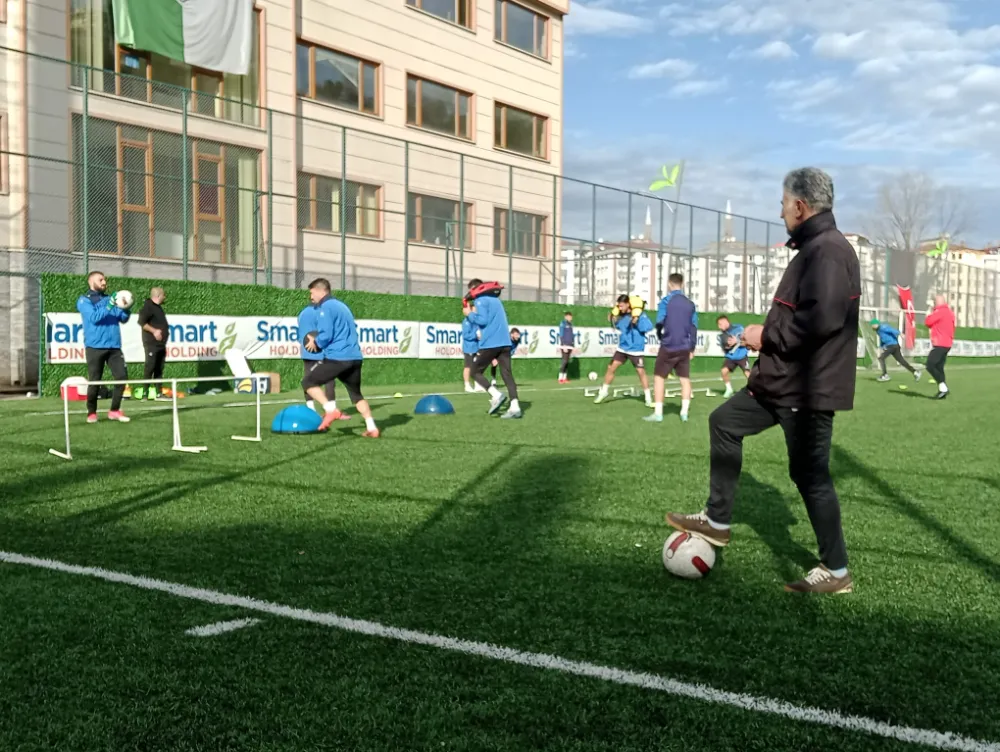 Smart Holding Çayelispor ikinci yarıya iddialı hazırlanıyor.