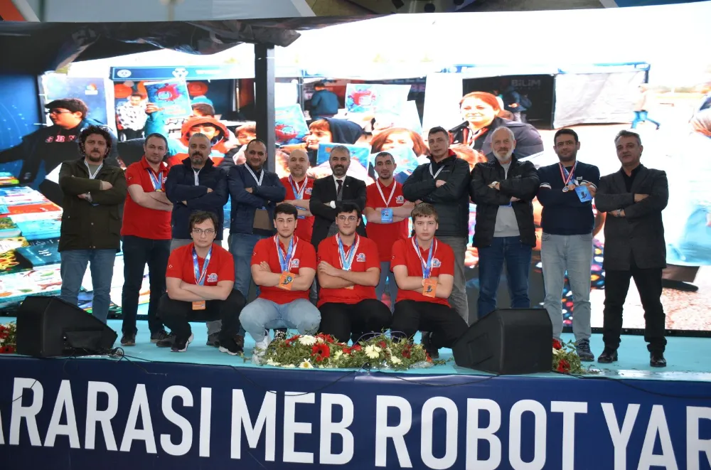 MEB ROBOT ERZURUM YARIŞMALARINDA RİZE ÖDÜLE DOYDU