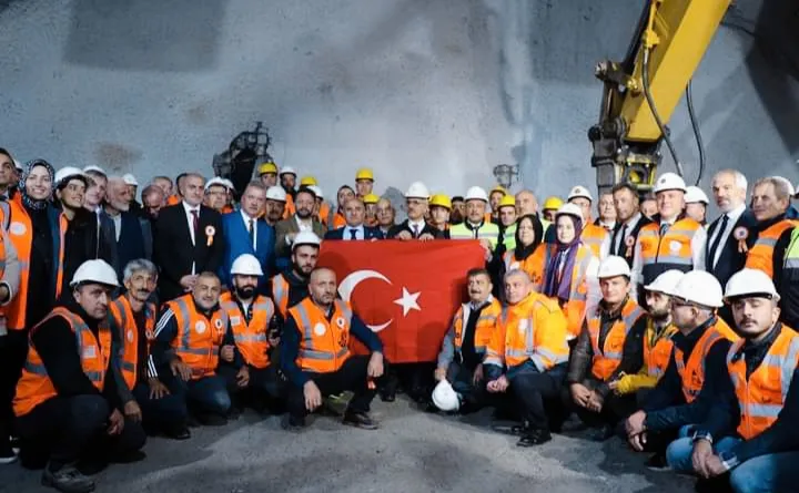 ÇAMLIHEMŞİN-AYDER TÜNELİ’NDE IŞIK GÖRÜNDÜ