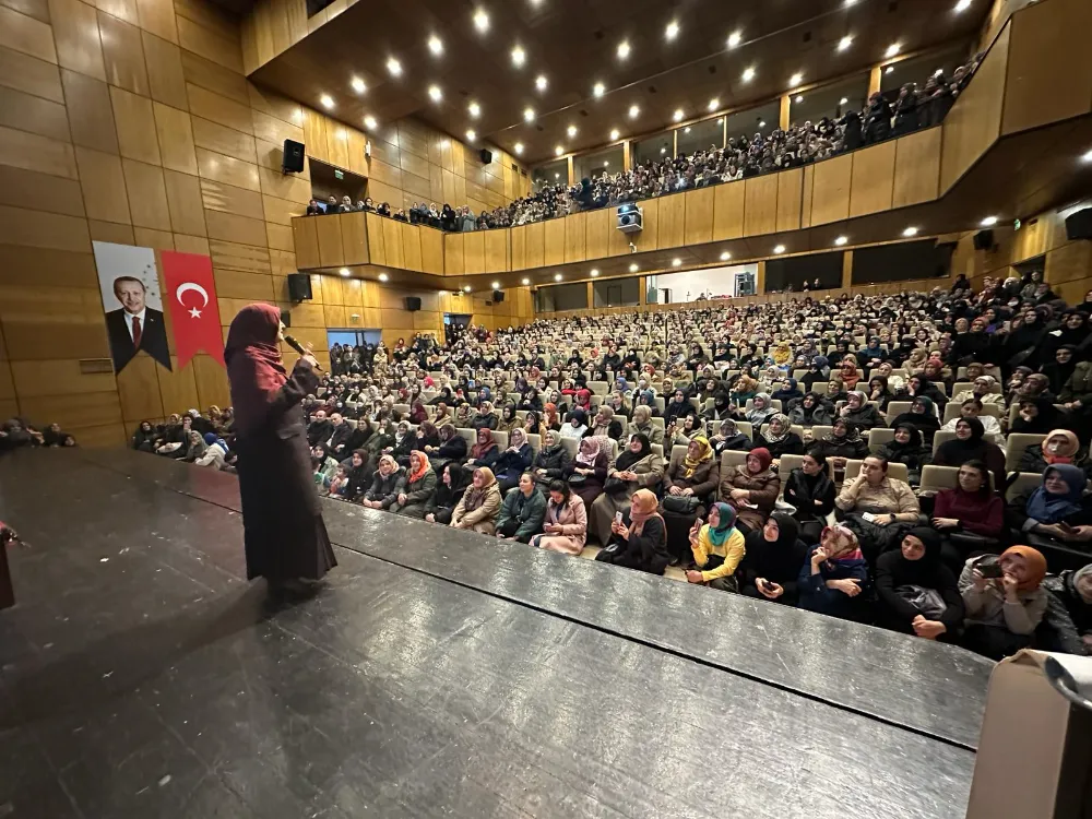 RİZELİLER YAZAR SALİHA ERDİM’İN “AİLEDE RAMAZAN NASIL YAŞANMALI” KONULU KONFERANSINA YOĞUN İLGİ GÖSTERDİLER