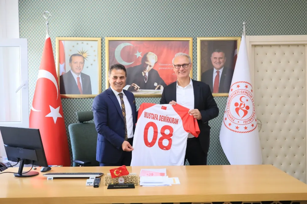 THF Başkanı Kılıç, Rize ve Artvin’de hentbol için görüşmelerde bulundu