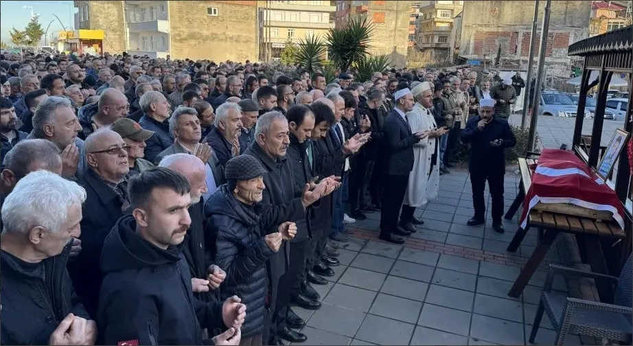 İlimizde yaşanan mebfur saldırıda öldürülen iki PTT çalışanı defnedildi