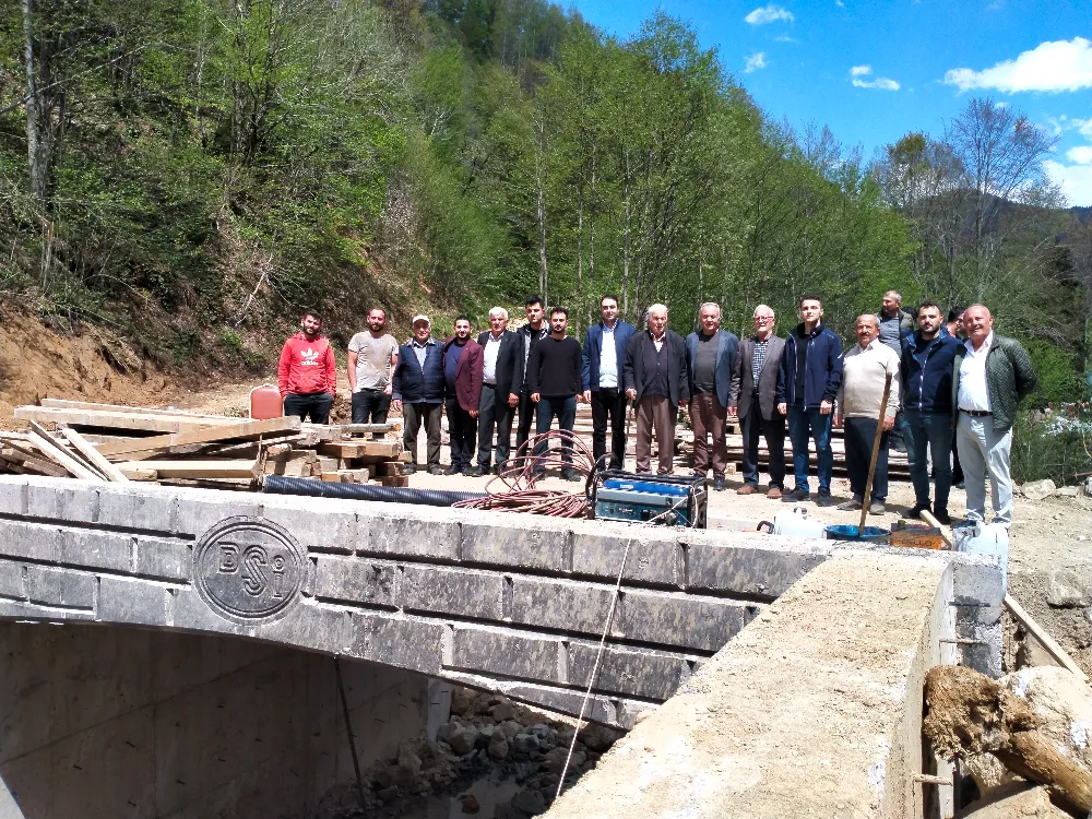 KAYMAKAM VE BELEDİYE BAŞKANI KÖPRÜ ÇALIŞMASINI YERİNDE GÖRDÜ         