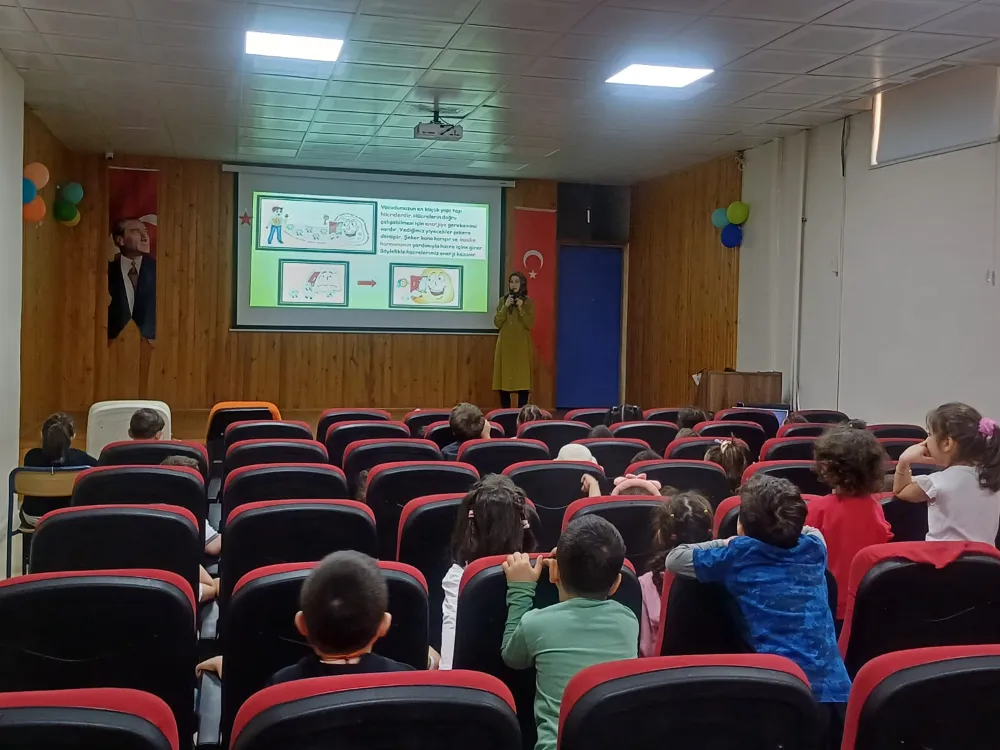 “Okulda Diyabet Programı” Kapsamında Diyabet ve Sağlıklı Beslenme Eğitimleri Verildi