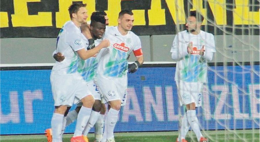 ÇAYKUR RİZESPOR BİR PUANA RAZI OLDU