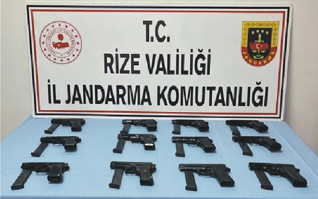 İlçemizde 12 Ruhsatsız Tabanca Ele Geçirildi