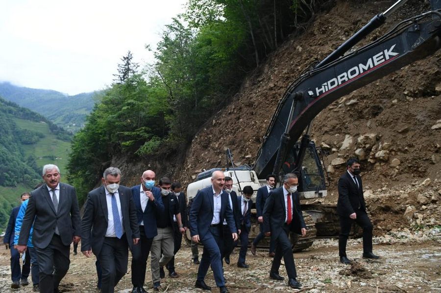 BAKAN GÜRDERE KÖYÜNDE VATANDAŞLAR TARAFINDAN PROTESTO EDİLDİ