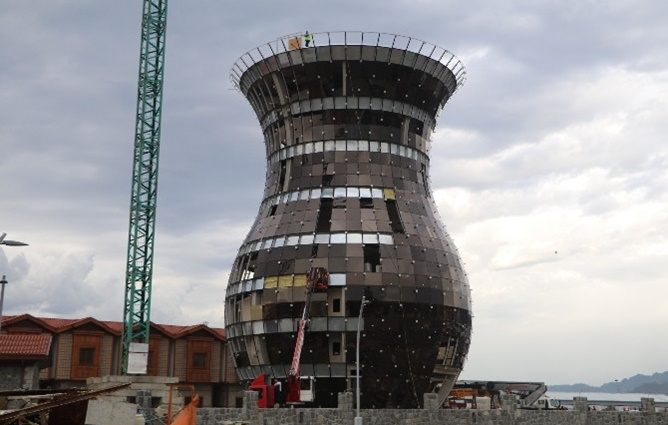 Dev Çay Bardağına Demlenmiş Çay Teleferik İle Taşınacak