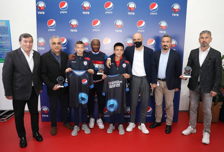 Futbolun efsaneleri Pepsi 